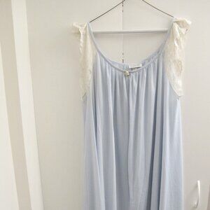 Amanda Rich long light blue nightgown